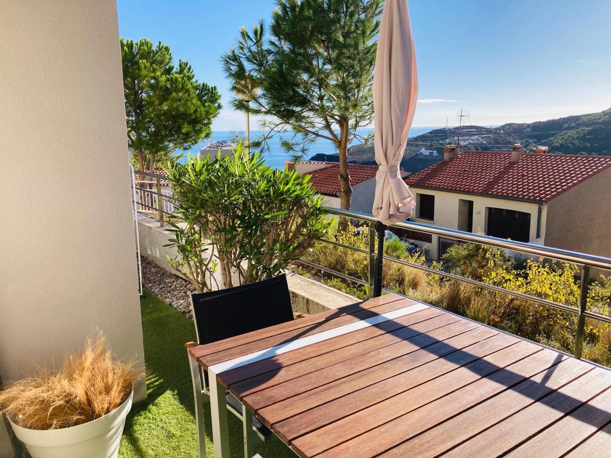 Residence Costa Vermella, Vue Mer Et Montagne Au Calme Cerbère Kültér fotó